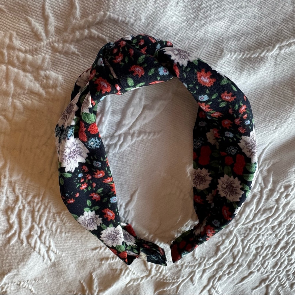 Knot headband